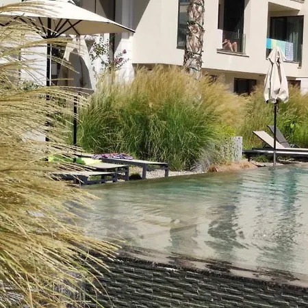 Апартамент Azur Alegria Luxury With Pool Access